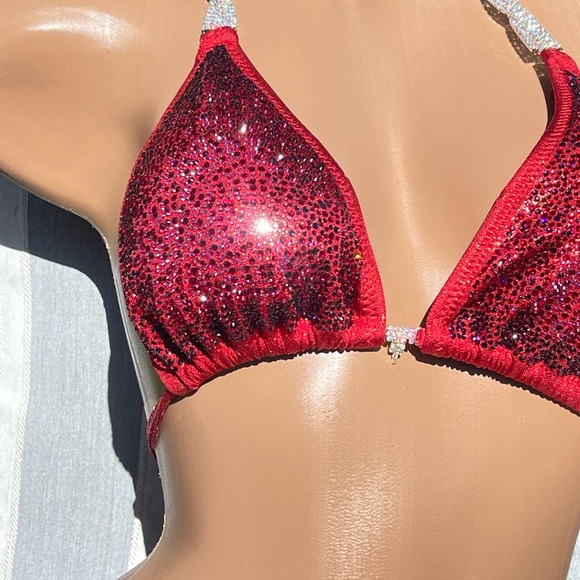 Stunning Red bikini competition posing suit perfect for NPC IFBB OCB IFBB NEW - Picture 6 of 12